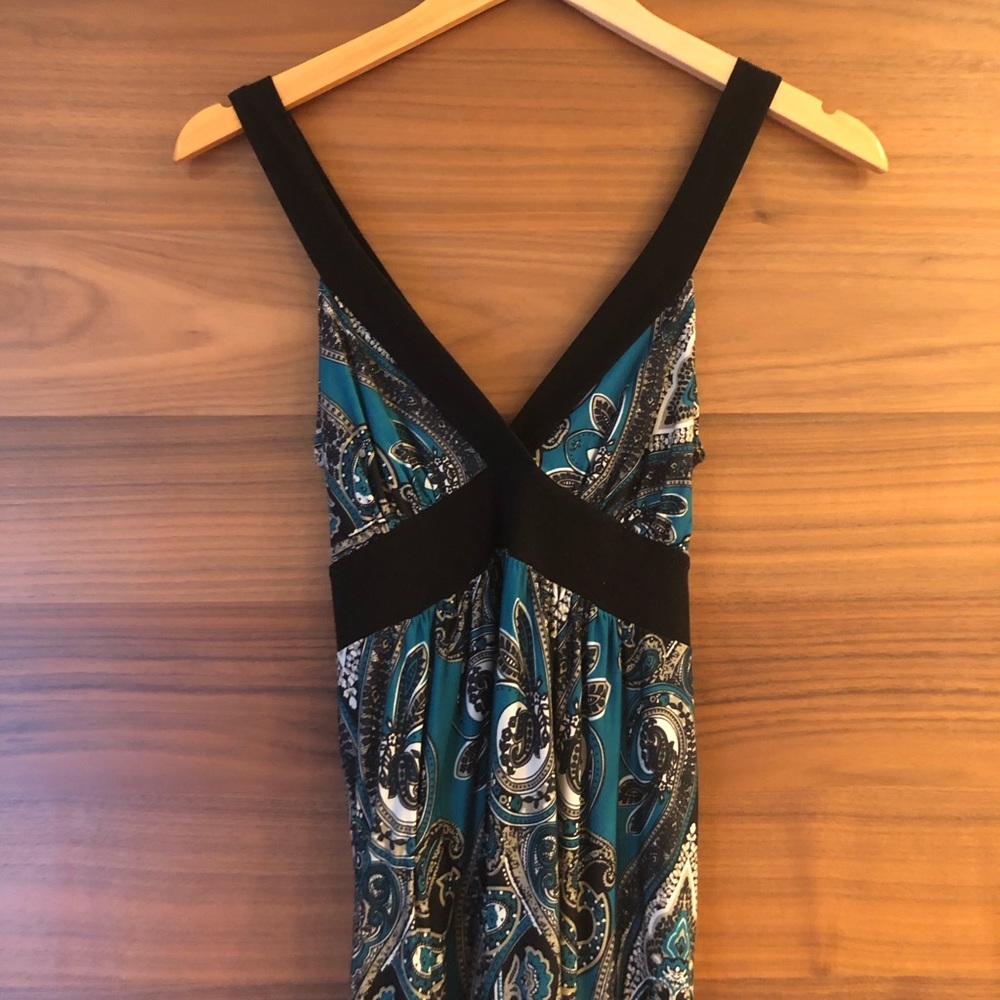 Beautiful patterned dress!